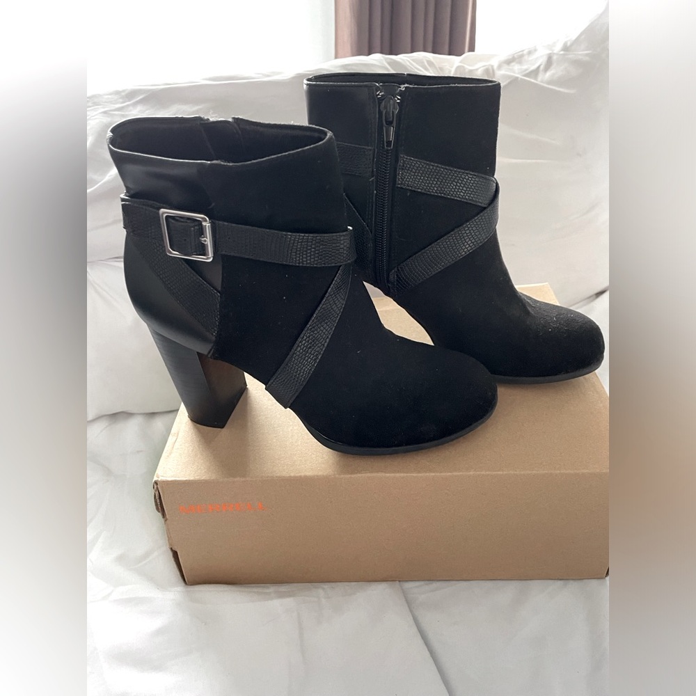SIZE 7.5 - NEW WITHOUT TAGS - Christian Siriano two tone black boot (Bootie).
